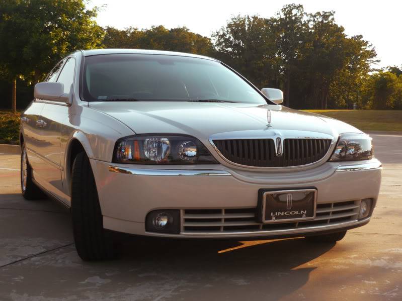 05_Lincoln_LS_Frt_Lt_Small.jpg