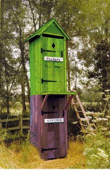 1favreOuthouse.jpg