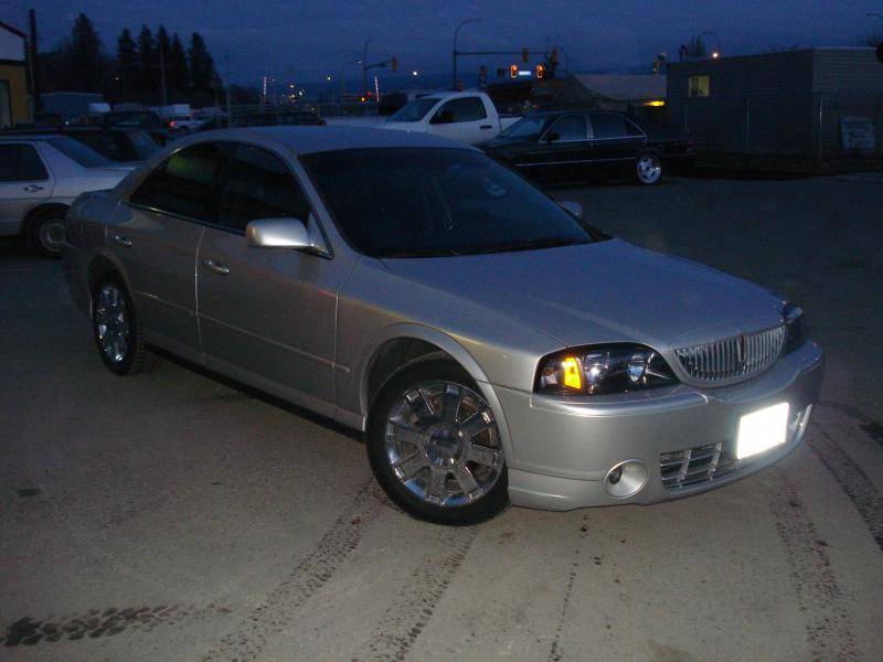 2004 Lincoln LS 028.jpg