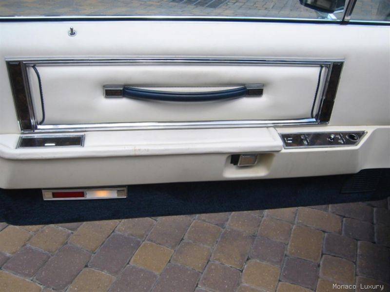 79Lincoln_73k_door_panel.JPG