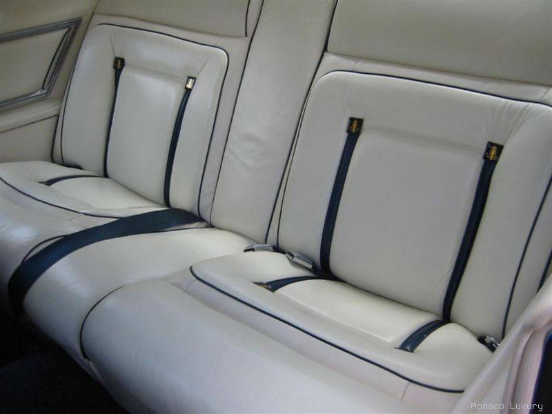 79Lincoln_73k_rear_seat.JPG