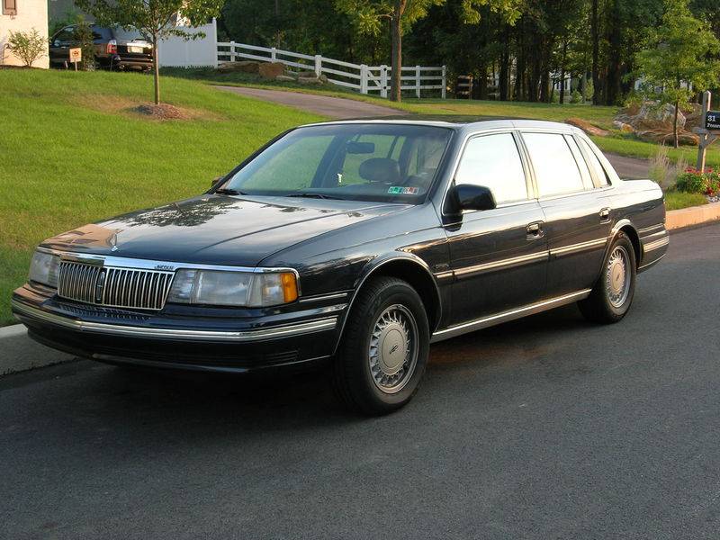 800px-1991_Lincoln_Continental.jpg