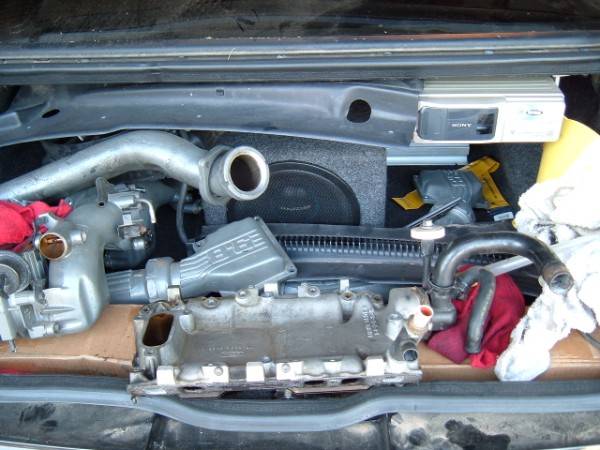 89 tbird trunk clutter shot (600 x 450).jpg