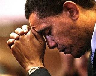 Barack_Prays.jpeg