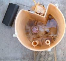 dirt in fuel pump housing (3).jpg