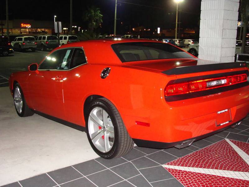 dodgechallenger004.jpg