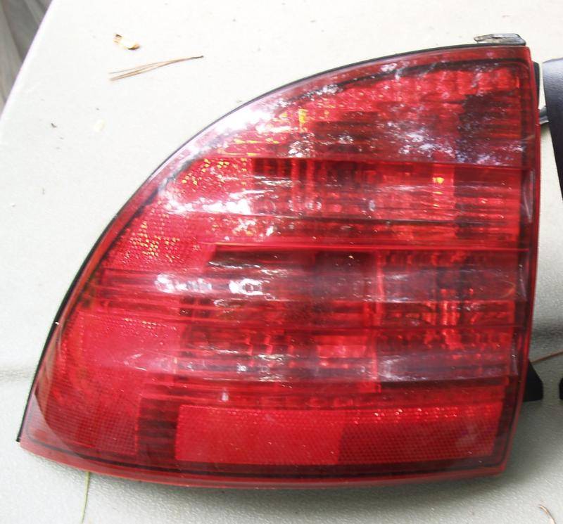 Driver side Tail Light.jpg