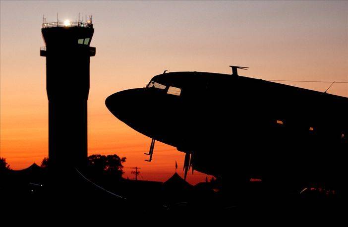 eaa2010dc3sunset.jpg