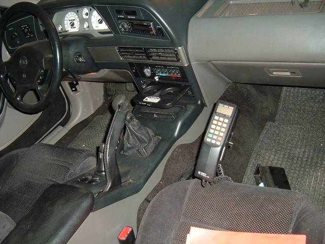 gear shifter boot and phone (640 x 480).jpg