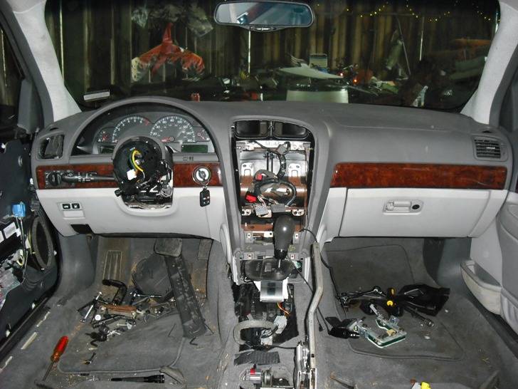 INTERIOR.JPG