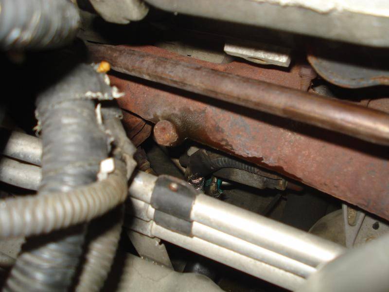 Lincoln LS oil smell 006.jpg