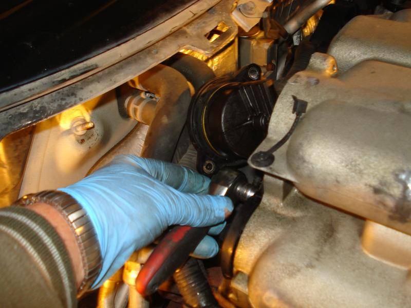 Lincoln LS oil smell 013.jpg