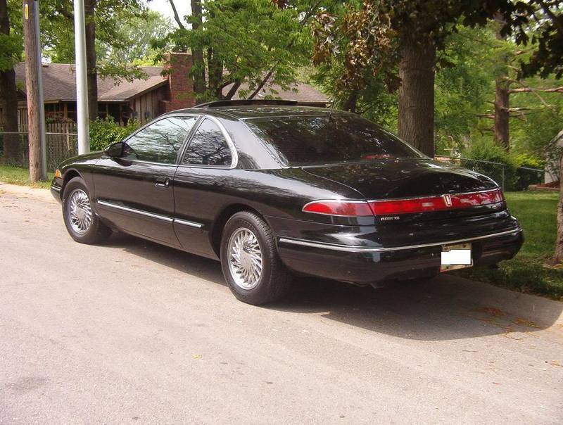 LincolnMarkVIII005.jpg