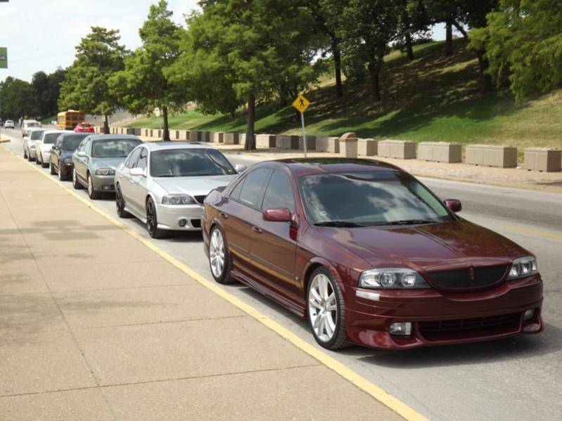 lined up at the arch.jpg