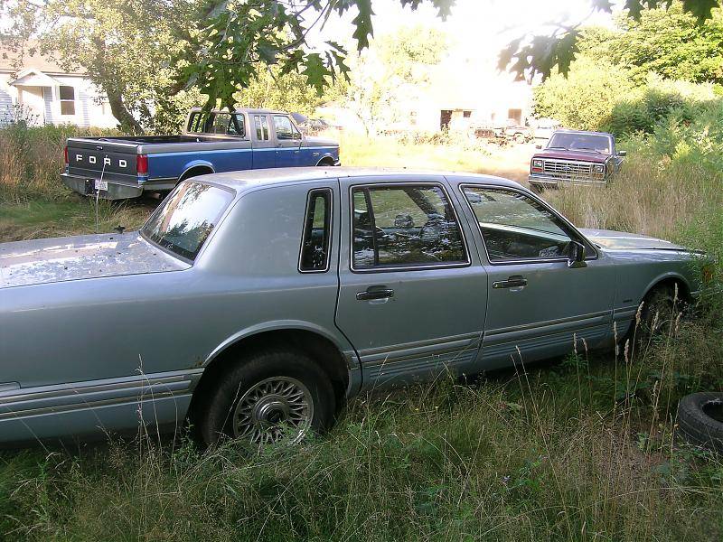 right rear 1991 Towncar.jpg