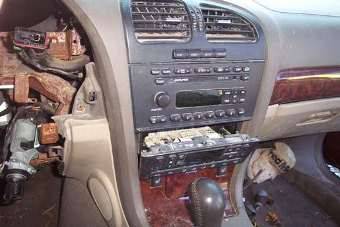 STEREO CD CHANGER AND CLIMATE CONTROL - Copy.JPG