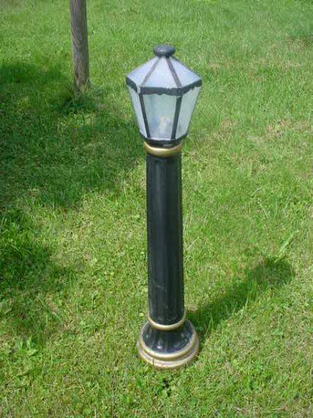 tpi black lamp post.JPG