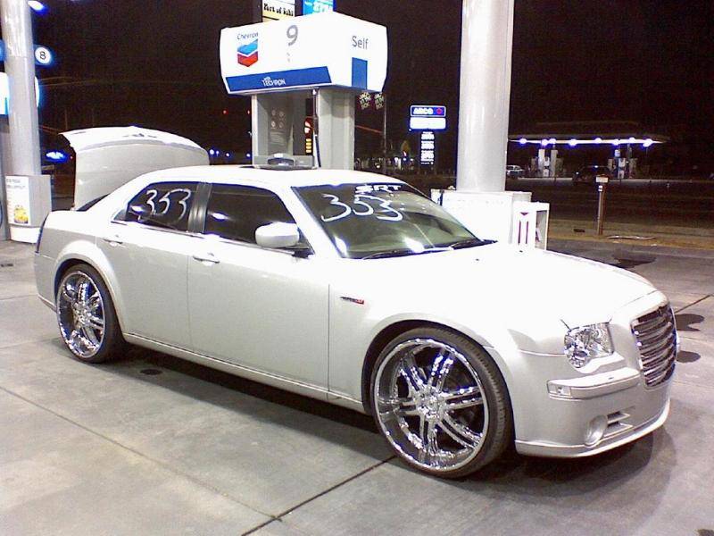 www_allcarpictures_net_-_-2006-Chrysler-300.jpg