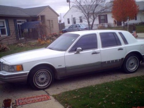 1990 Lincoln Town Car Signature Series